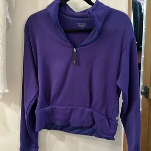 Cropped Athleta sweatshirt half zip